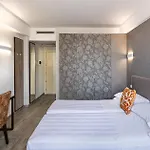 Hotel Joseph 3*