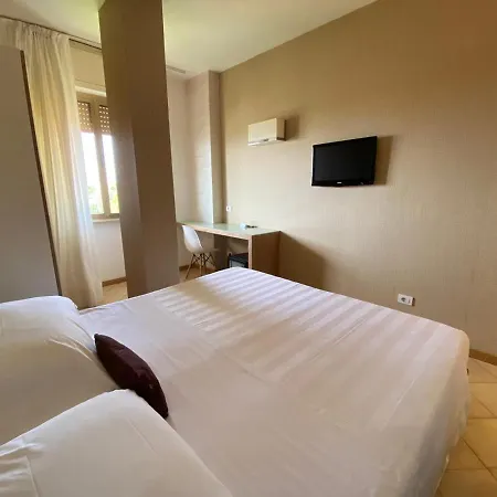 Joseph 3* マリーナ・ディ・ピエトラサンタ