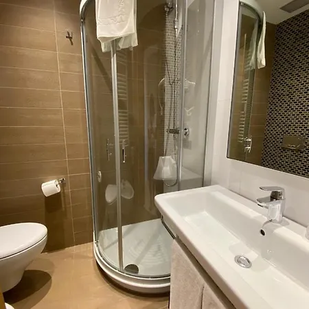 Hotel Joseph 3*