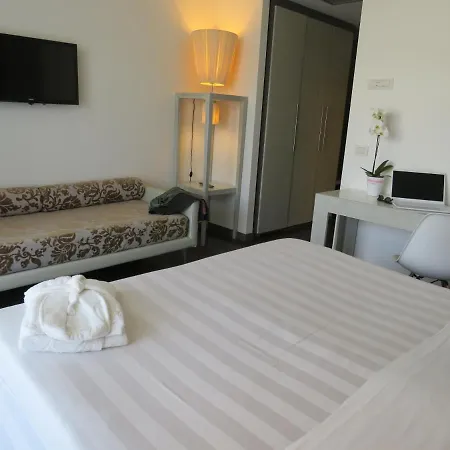 Joseph マリーナ・ディ・ピエトラサンタ