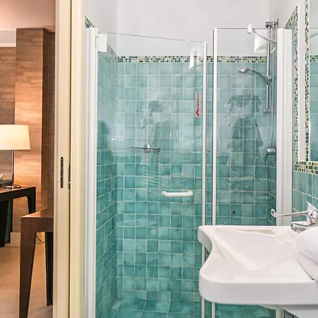 Joseph Hotel 3*