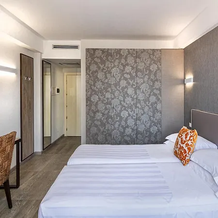 Hotel Joseph 3*