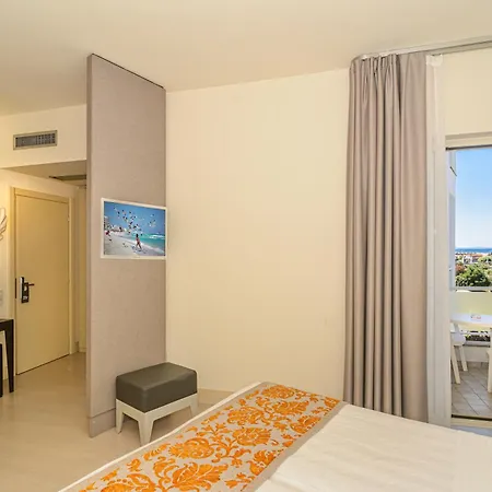 Hotel Joseph 3*