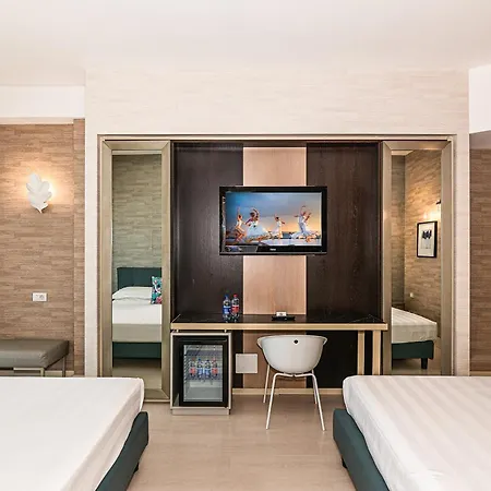 Joseph 3* マリーナ・ディ・ピエトラサンタ