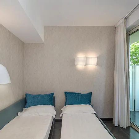 Joseph Hotel 3*