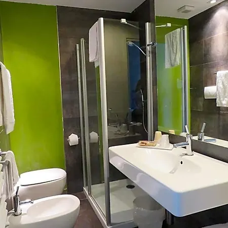 Joseph Hotel 3*