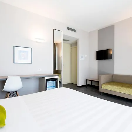 Joseph 3* マリーナ・ディ・ピエトラサンタ