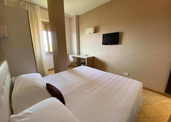 Joseph 3* マリーナ・ディ・ピエトラサンタ