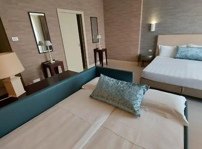 Joseph マリーナ・ディ・ピエトラサンタ