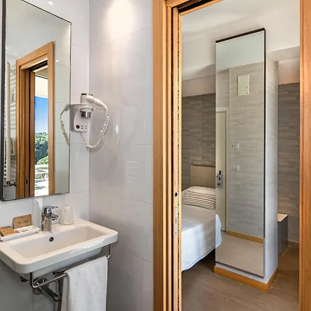 Hotel Joseph 3*